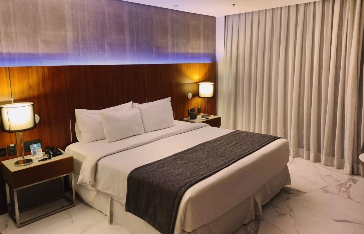Luxury Double Room — king bedroom